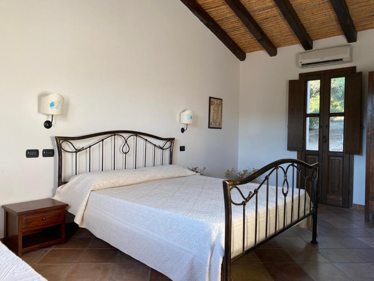 Li Paduleddi Country Guest House オルビア エクステリア 写真